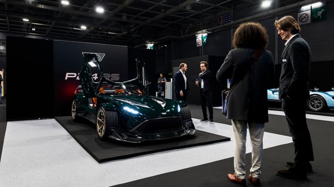 artisans stand with lounge