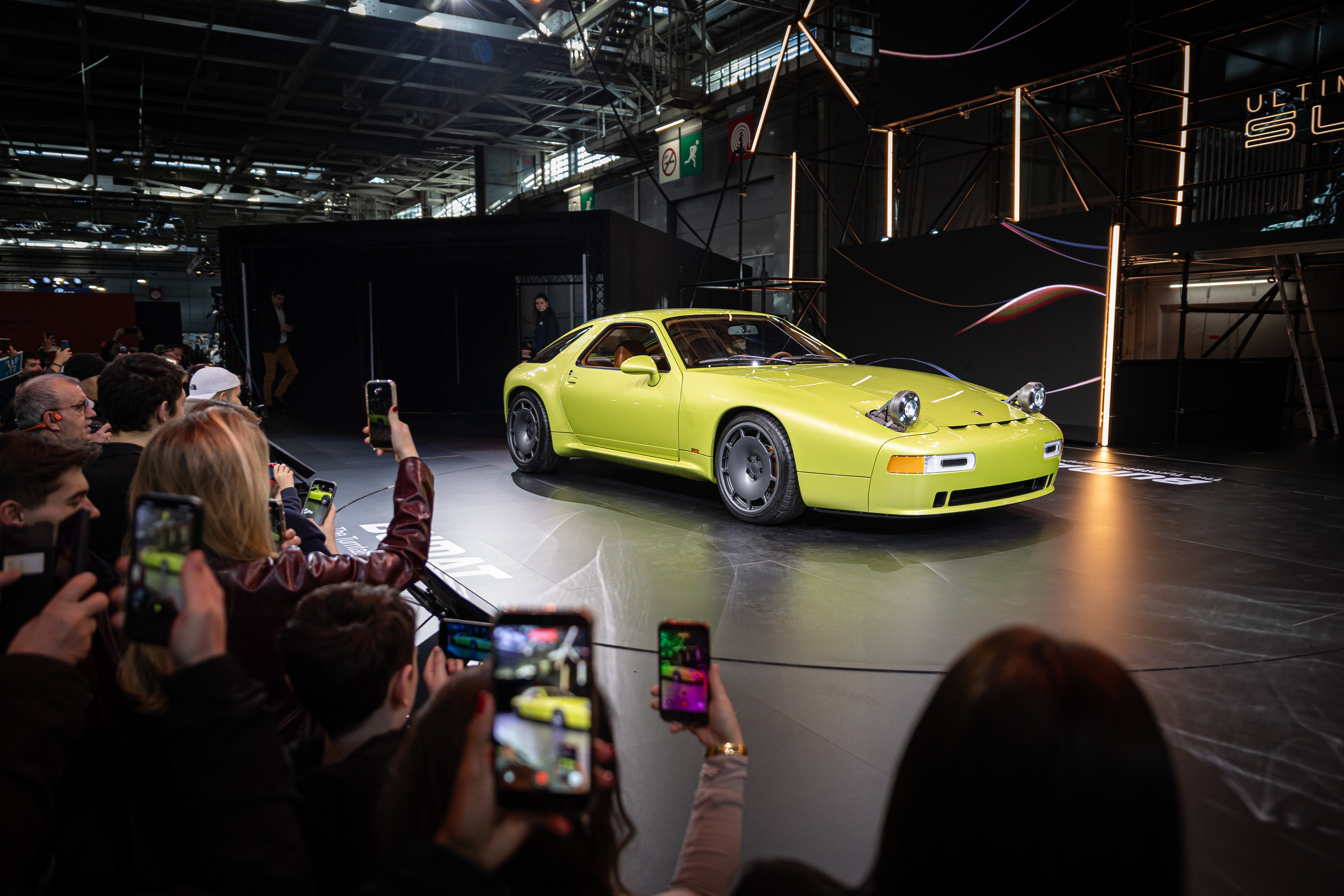 manufacturer presentation on the live stage